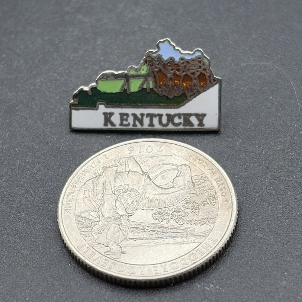 Kentucky‎ State Outline Horse Racing Lapel Hat Pin
